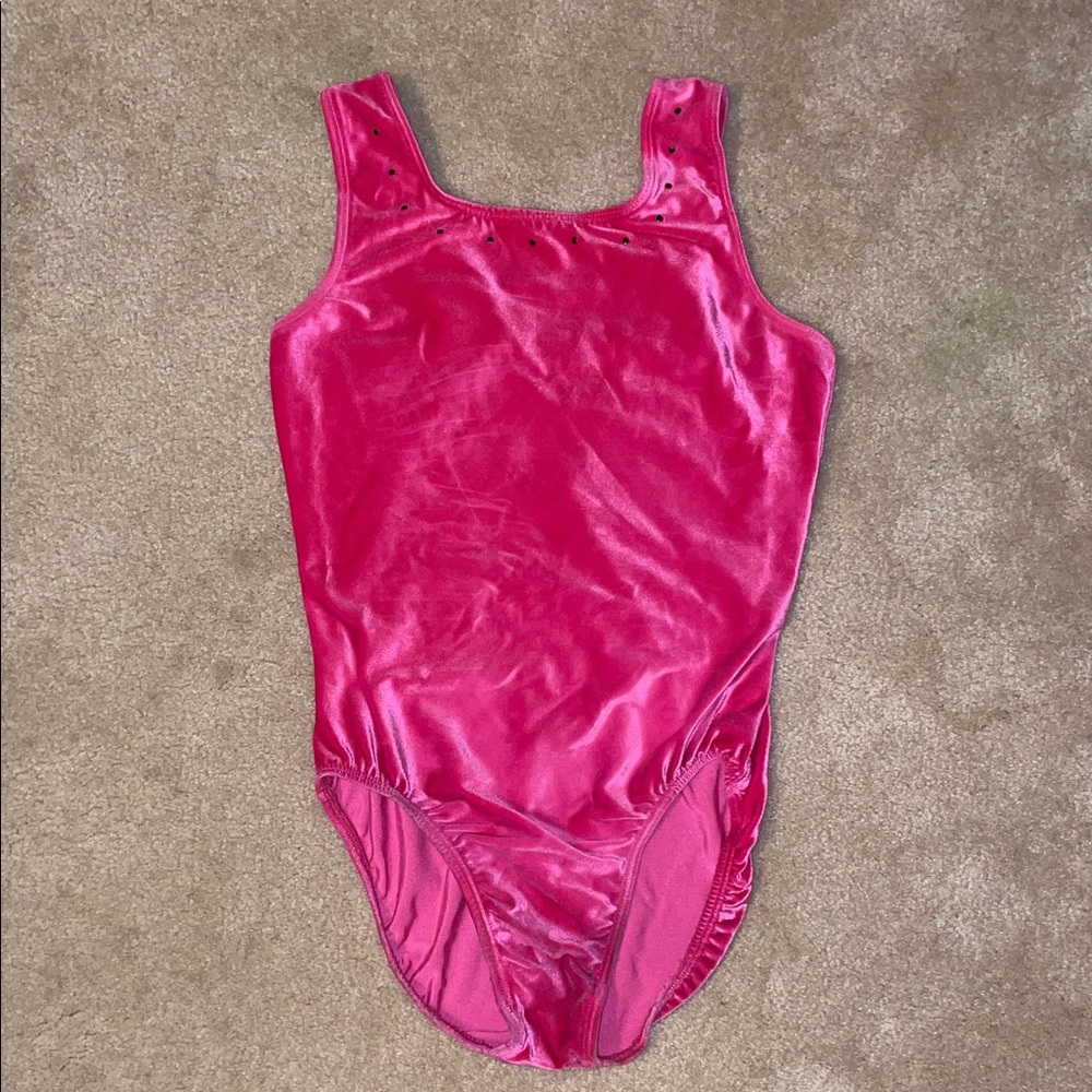 GK GYMNASTICS LEOTARD IN PINK VELOR! SIZE: A LARGE